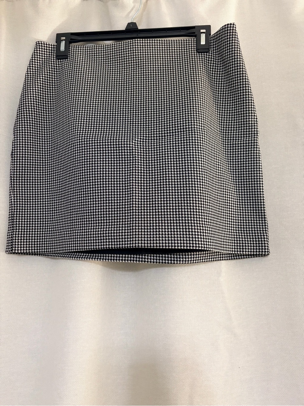 NWT Express Black and White Houndstooth Mini Skirt Size 10